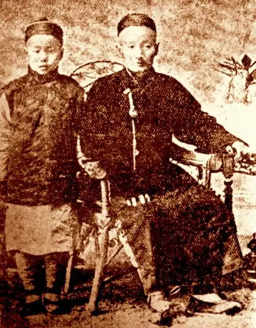 1906年 ,容貌已经汉化的开封犹太人后裔,鼻子挺高的