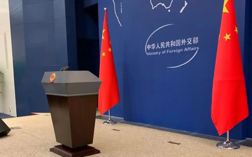 致敬,外交部蓝厅历任发言人们