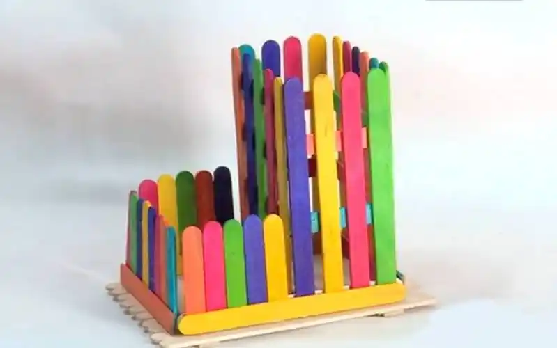 微课| 用雪糕棒制作组合笔筒,美丽又环保!