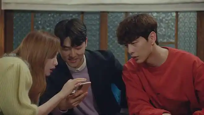 珠仁君:吴珠仁和韩雨秀撒狗粮,富二代坐在一边