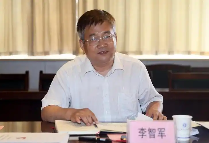 省委高教工委副书记李智军出席会议并讲话党委班子成员,院级领导参加
