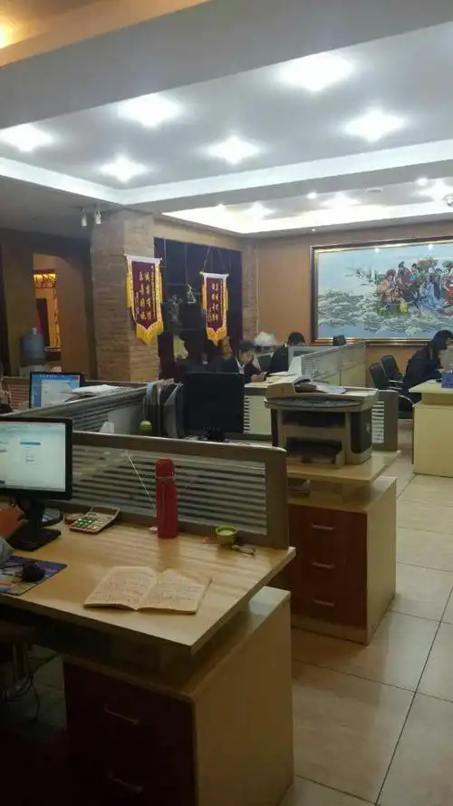 我在盛世物流集团有限公司上班,消费全额返补,清债或者找工作立刻拨打