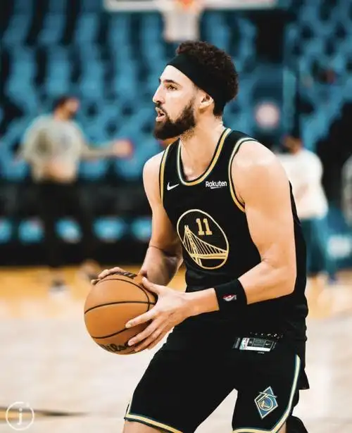 连续狂飙三分!汤普森队内训练表现出色,归期无限接近,社媒调侃小兄弟