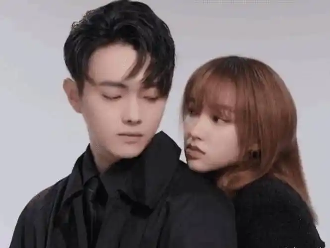 《你微笑时很美》杀青!许凯程潇同框配一脸,看到男二:追剧满足了