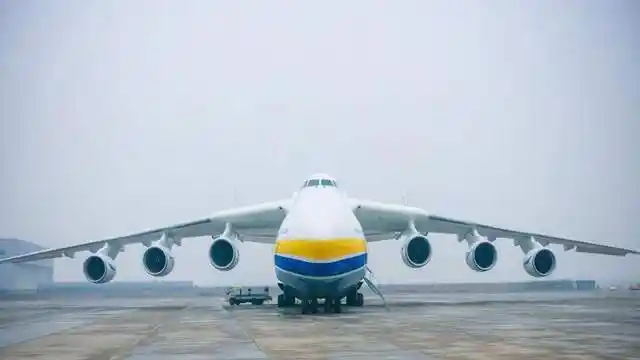 全球最大的6架飞机!能轻松装下火车,中国只有一个机场能降落