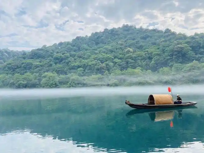 雾漫小东江4a级旅游风景区