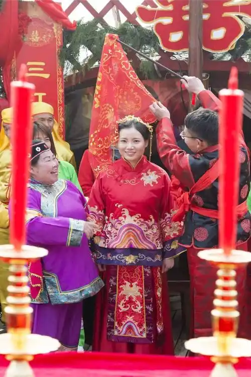 浙江公务员爱上漂亮女同事结婚100次后终于娶到心爱姑娘