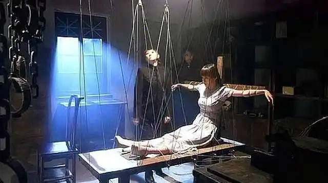 古代"老虎凳" 到底有多恐怖?只需3块砖头便让对方招供