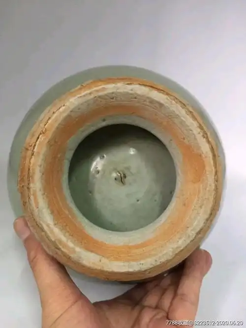 元代龙泉窑桃耳尊