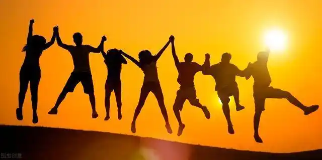 友谊给予彼此最温暖的爱和力量