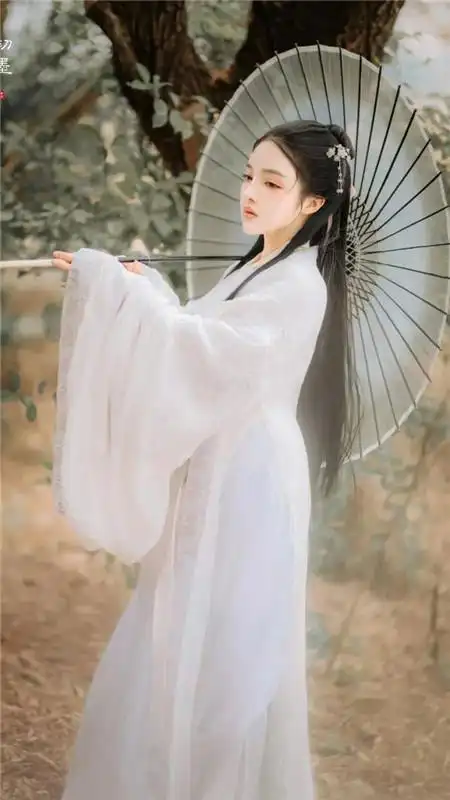美女持伞汉服真人写真照合集壁纸