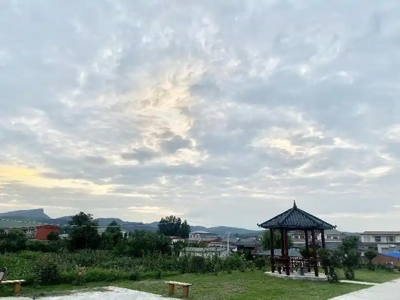 遂平县嵖岈山镇海眼村:加强人居环境整治 夯实人居环境基础