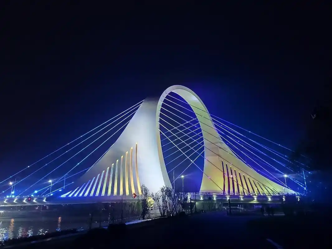 夜晚的淮安网红桥 蛮好看的.