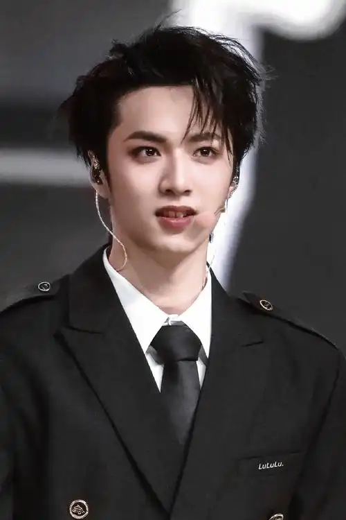 刘耀文叁重楼暨出道四周年演唱会##刘耀文舞蹈solo##刘耀文feel me