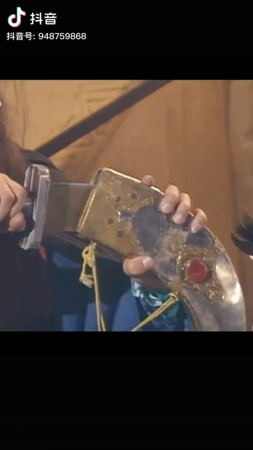 圆月弯刀丁鹏冲冠一怒为红颜黑化后大开杀戒