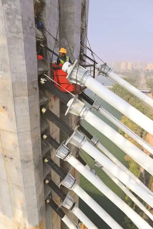 位于惠州的世界最宽四线无砟轨道矮塔斜拉桥挂索_拉索