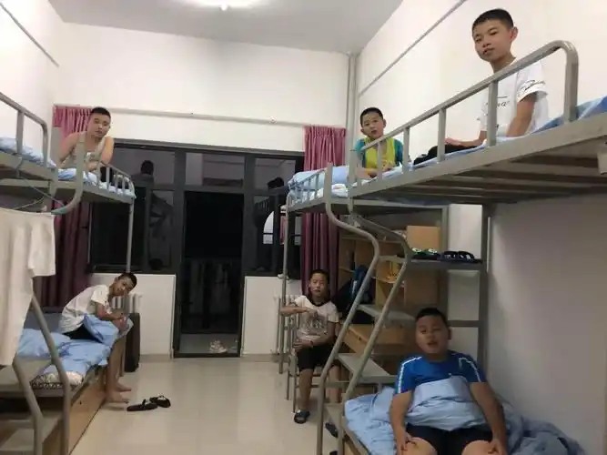 清华附中文安驿学校c1806班!刘槿岐