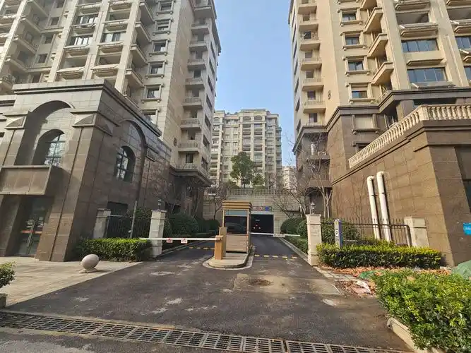 通宇林景熙园(一期)3室2厅2卫118㎡南北205万