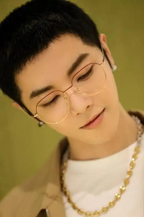 "十辰于"又回来了,华晨宇短发造型被赞阳刚,短发造型又a又酷