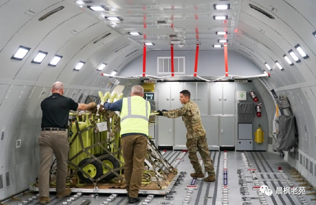 神龙见首不见尾的运油20能载货吗