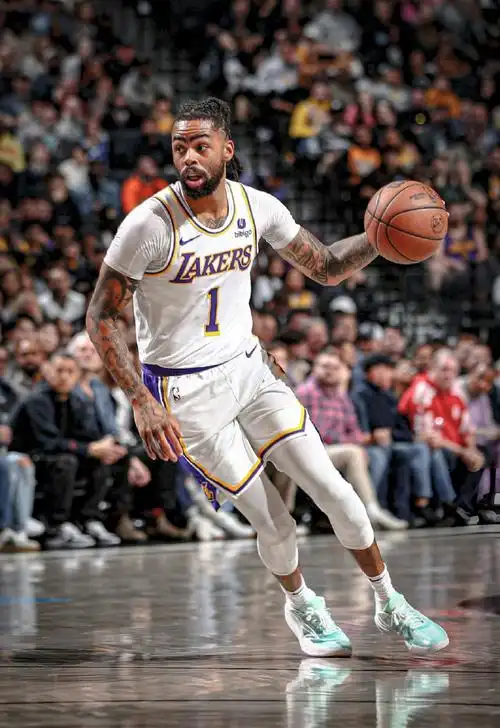 德安吉洛·拉塞尔 · 李宁 韦德闪电    18 6 6 4#拉塞尔职业生涯