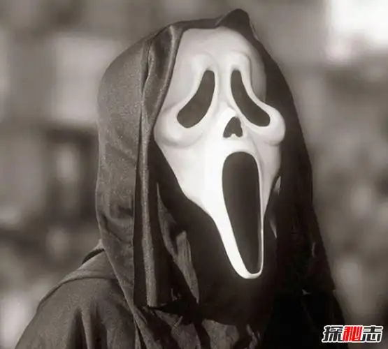 最灵异的照片你能数清有几个人吗相机错位