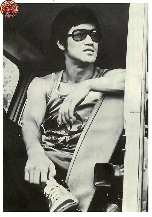 龙哥墨镜图_看图_李小龙吧_百度贴吧