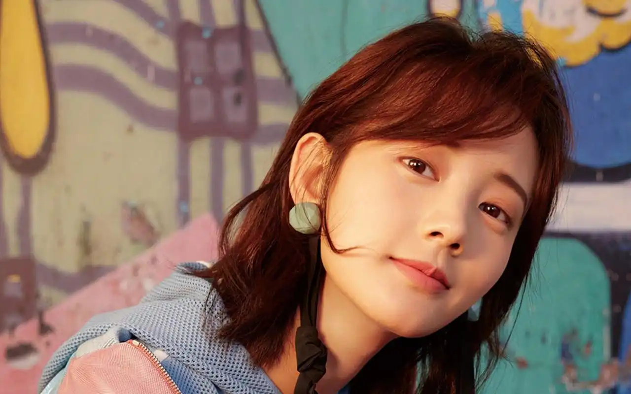 李一桐潮流运动风时尚杂志封面图片桌面壁纸