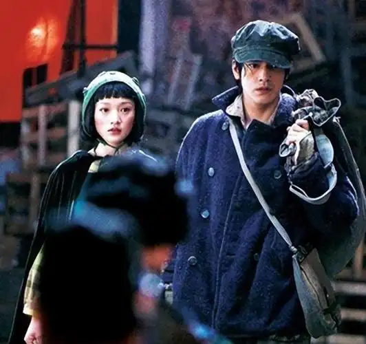 看了金城武这些偏爱的"细节",才明白他对周迅,真的是用心良苦