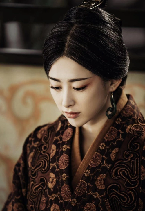 "京圈贵名媛"朱珠:明明一出生就是公主,非要靠自己活成女王