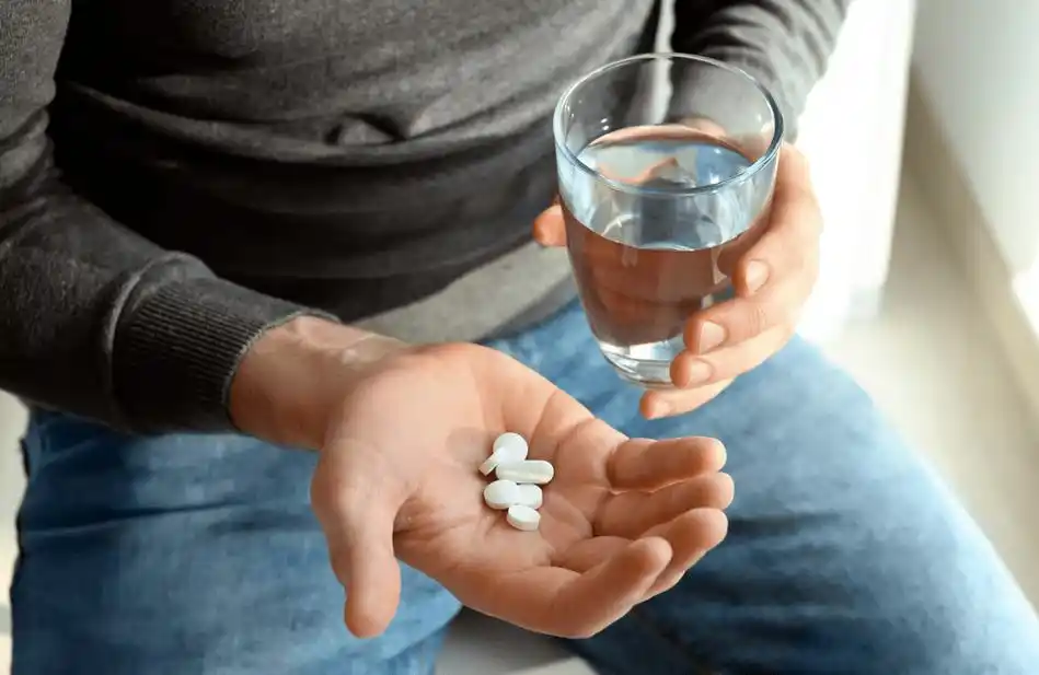 艾问爱答为什么要按时吃药