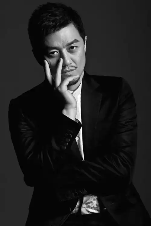 摄影师尤奕|他用一台相机挣了1个亿