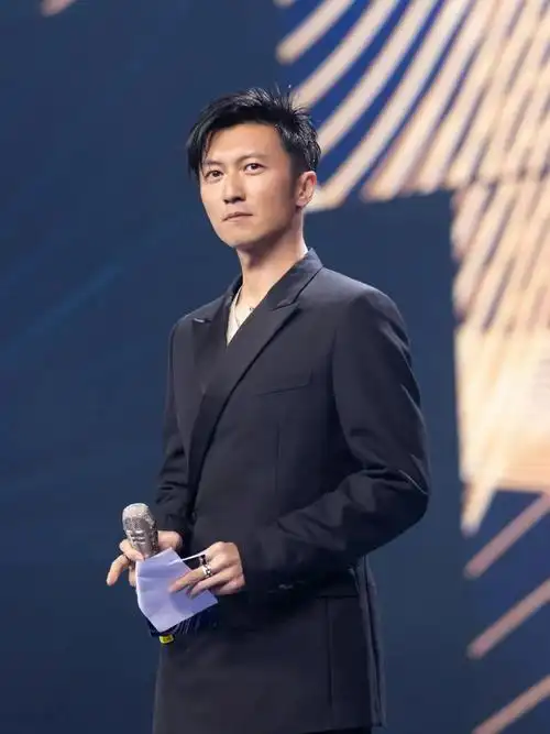 谢霆锋花好月圆夜湾区升明月