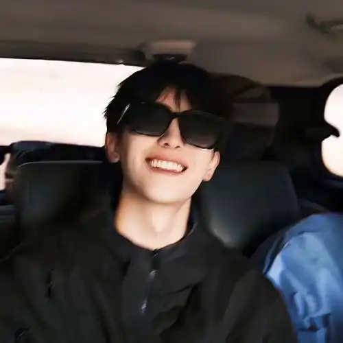 阳光帅气男生头像