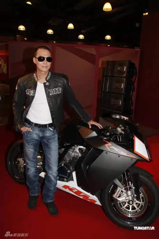 组图:谢天华与影迷聚会 新片可能继续搭档陈法拉 _高清图集_新浪网