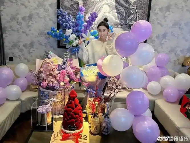 蒋依依22岁庆生照#蒋依依22岁庆生照,美女生日快乐98#蒋依依晒22岁