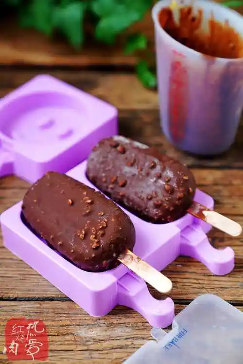 零失败的脆皮巧克力雪糕比八块一根的梦龙都好吃口感特好一点冰渣也没