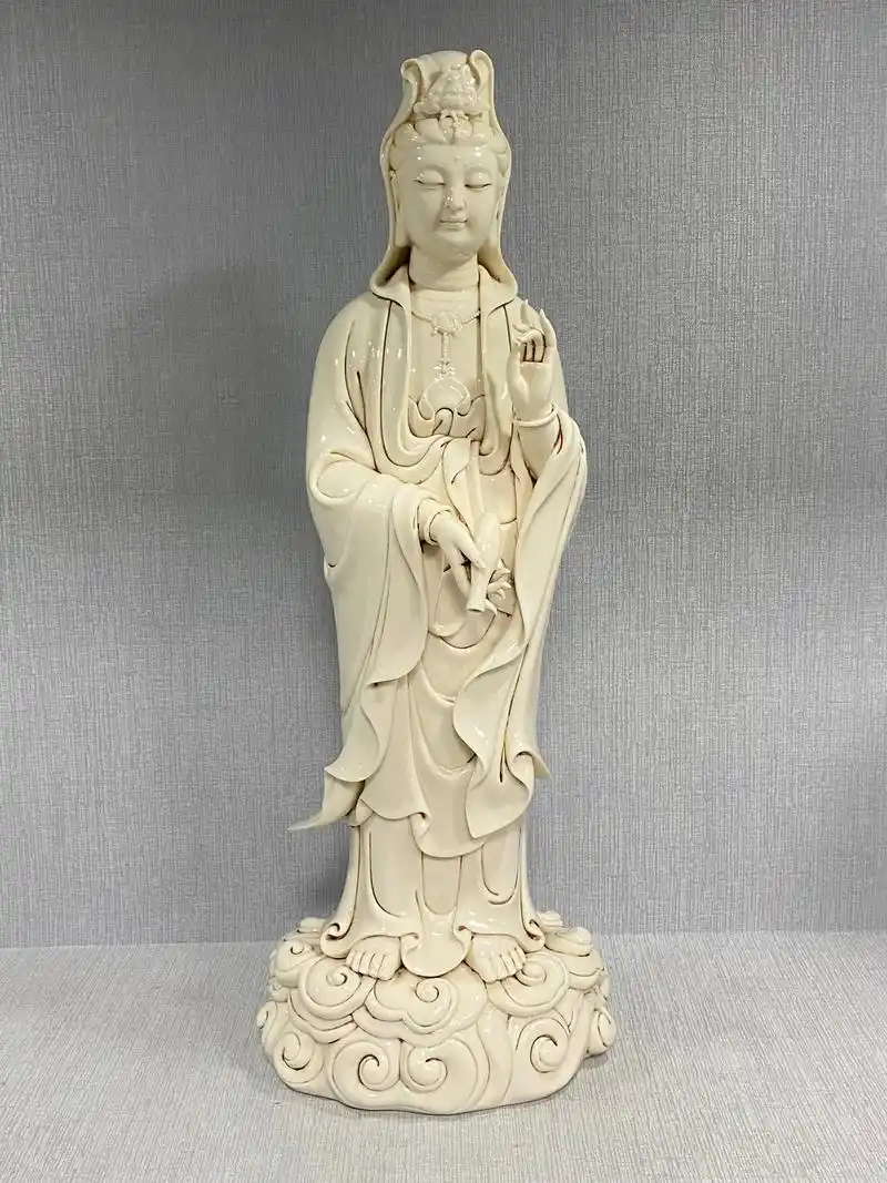 明 德化滴水观音 (何朝宗款)#精工细作 #造像  - 抖音