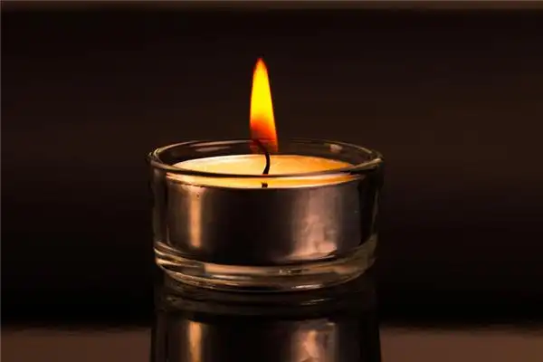 蜡烛燃烧的现象火焰发出白光产生水和二氧化碳