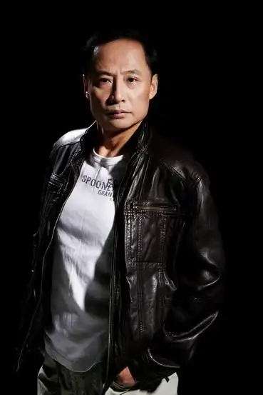 爸妈都是老党员开播周野芒塑造老海归