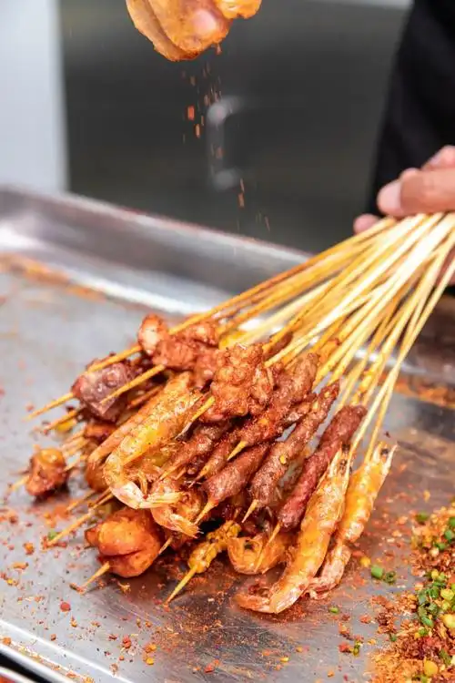 火爆全国的网红排队王喜姐炸串来郑州啦