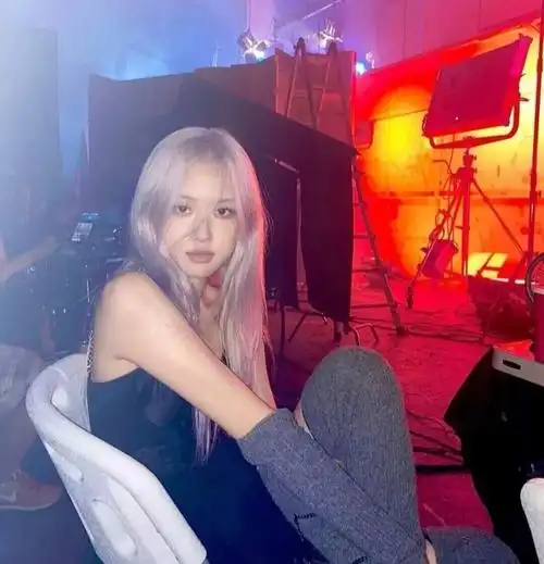 韩国女团blackpink成员rosé朴彩英头像_腾讯新闻