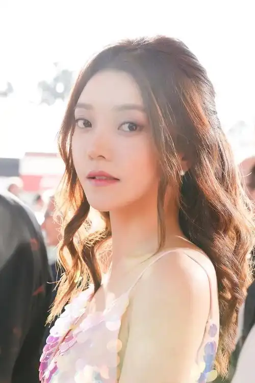 yy一姐崔阿扎戛纳之行——解读主播行业的前景与新思考