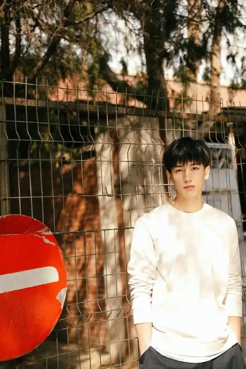 听说是南京师范大学的校草,是你们的理想型不?