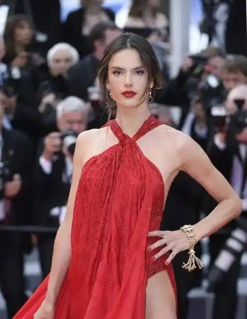 世界公认的十大顶级超模,你知道几个?_巴西_伦敦_娜奥