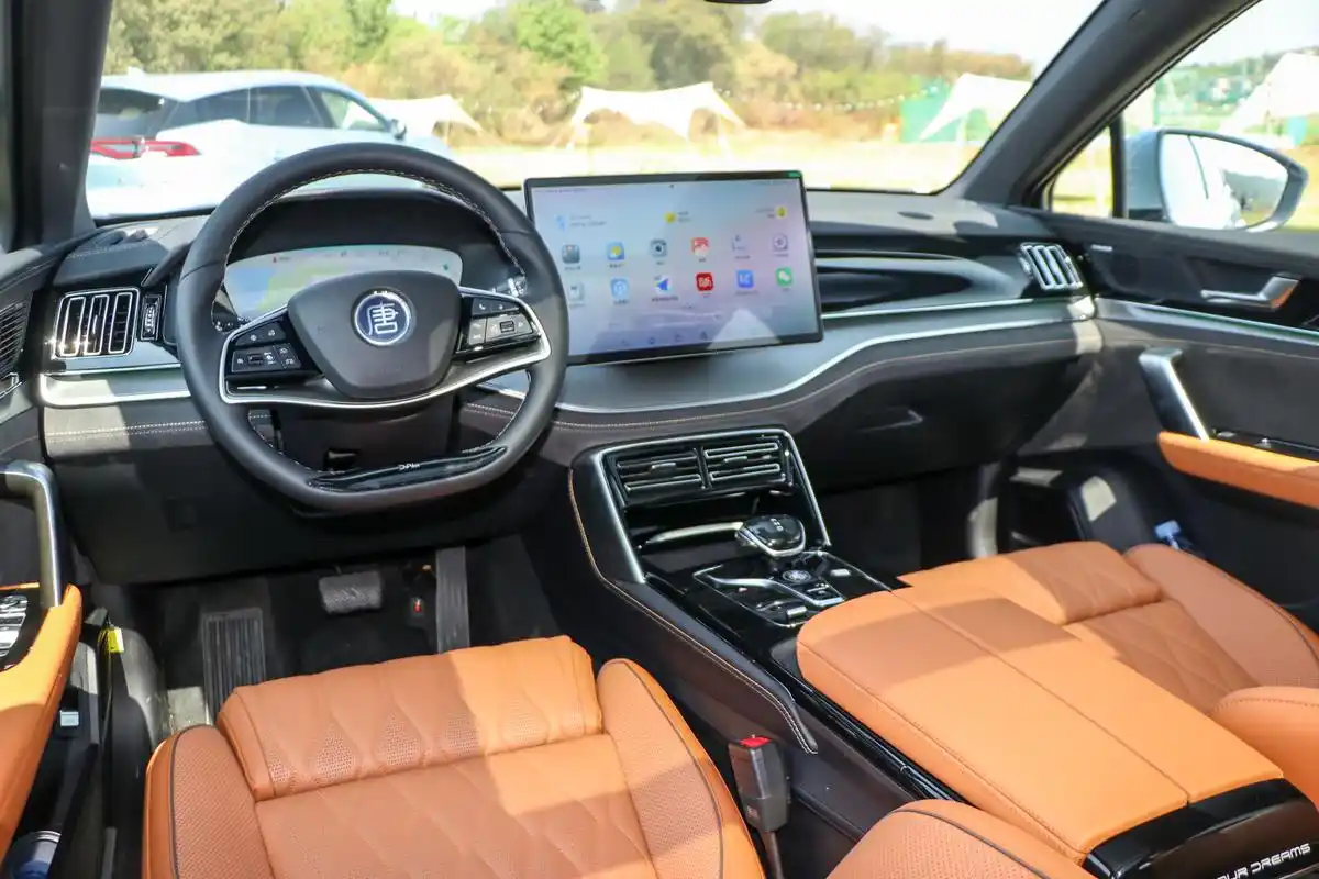 配置/底盘升级优化 试驾比亚迪唐dm-i冠军版