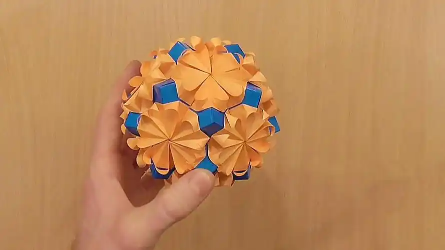 「diy纸艺系列」教你学习如何制作漂亮的花球,非常有创意!