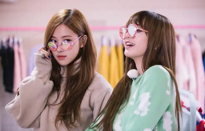 blackpink lisa rose 朴彩英