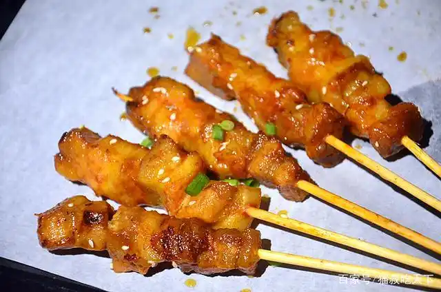 烧烤撸串真过瘾,生蚝美酒真绝配,今晚就去285!