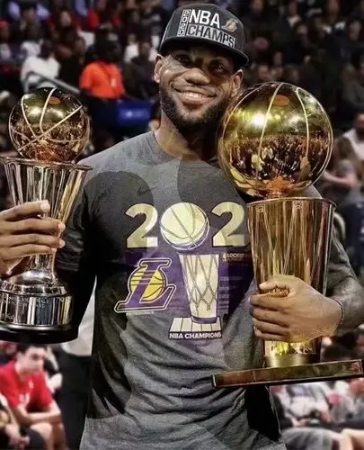 洛杉矶湖人夺得本赛季总感觉 詹姆斯荣获mvp